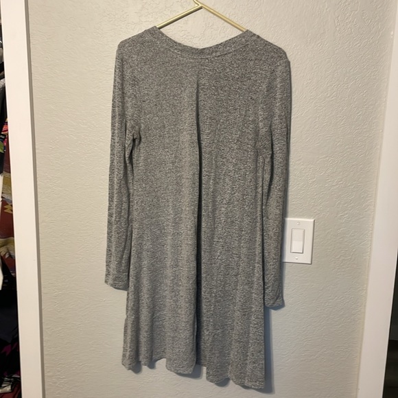 Potter’s Pot Long Sleeve V-Neck Suuuper Soft and Flowy Heathered Grey Dress - Picture 3 of 3
